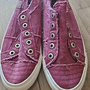 NEW Blowfish womens 10 sneakers